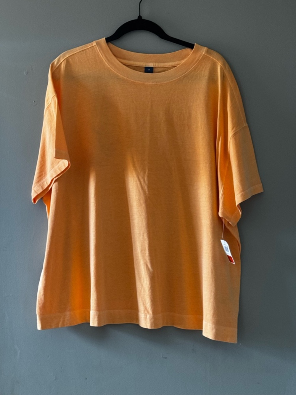 Old Navy Short Sleeve Crewneck Tee in Orange